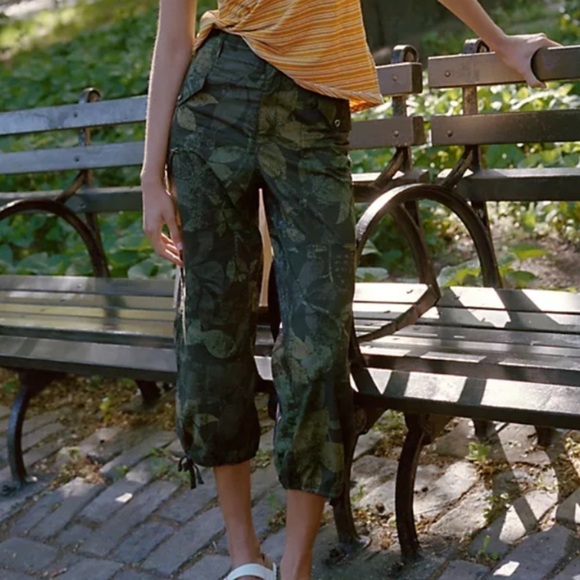 NWT Anthropologie Ripley Floral High Rise Utility Cropped Drawstring Pants - Picture 1 of 10